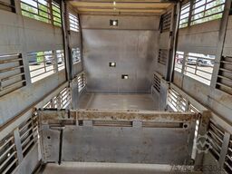 Lecitrailer Guiton livestock trailer 3 deck - Loadlift - St...