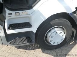 RENAULT Midlum 220 4x2, 7.100mm lang, LBW, AHK, Luftfed.