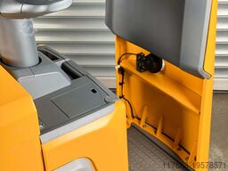 Jungheinrich ERE 225 Service Neu - Batterie 92% - Nur 1.629 Std.