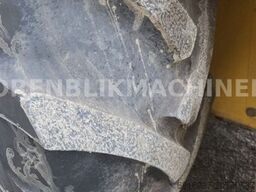 NEW HOLLAND LB95-4PT