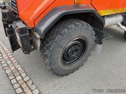 MERCEDES-BENZ Unimog 418/10 Winterdienst2000