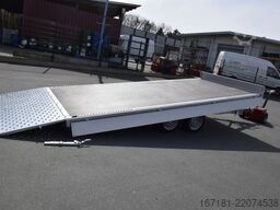 HUMBAUR Autotranporter, Baumaschinentransporter