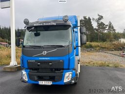 Volvo FL250 4x2 box truck w/ lift