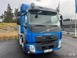 Volvo FL250 4x2 box truck w/ lift