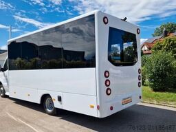 MERCEDES-BENZ 30 Sitzer Schul- Transferbus 519 Lagerfahrzeug