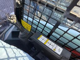 Bobcat S450 Incl.: forks and bucket | Closed cabin | 2...