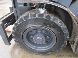 Doosan D25G - Triplex 6,10m + Seitenschieber