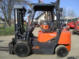 Doosan D30G -Triplex-FH 4,7m + Seitenschieber