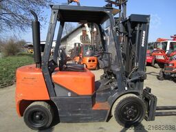 Doosan D30G -Triplex-FH 4,7m + Seitenschieber