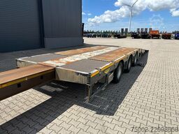 Broshuis 3ABSD Lowloader 3-axle / GVW: 53.000kg / Neck: ...