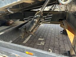 Broshuis 3ABSD Lowloader 3-axle / GVW: 53.000kg / Neck: ...