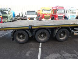 Pacton 3 AXLE FLATBED WITH TWISTLOCKS