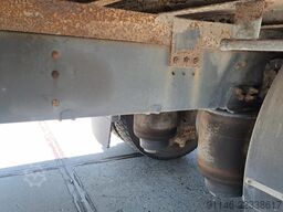 Scania P230 * 3 x Pedalen * Loadlift 2000 kg.