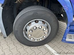 Volvo FM 330 Globetrotter / 742 dkm / VEB+ / Spoilers...