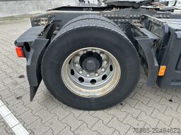 Volvo FM 330 Globetrotter / 742 dkm / VEB+ / Spoilers...