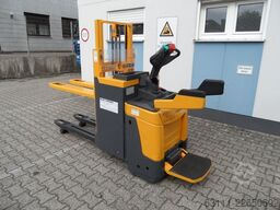 Jungheinrich ERD 220 - NEUE Batterie - Plattform klappbar