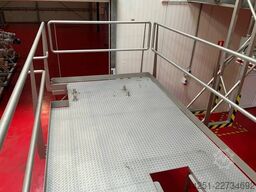 GRT Projects 9,2 m² Edelstahl Bühne