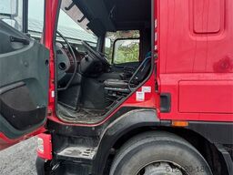 DAF CF75.360 4x2 box truck w/ full side opening