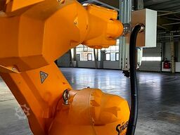 Stäubli Roboter-Fräsanlage