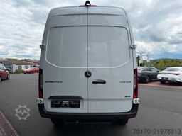 Mercedes-Benz Sprinter 319 CDI 4x4 3665 DISTRONIC AHK LED