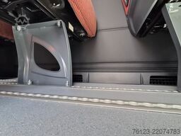MERCEDES-BENZ 8 Sprinter Lord Light 22 Sitzer Vorlauffahrzeug