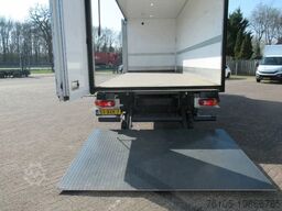 Volvo FL 250 Bakwagen + 6 deuren + Laadklep 2000 kg