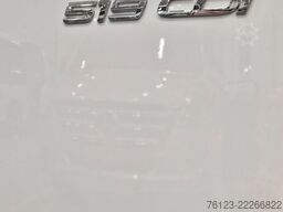 MERCEDES-BENZ 519  Allrad 4 x 4 Lagerfahrzeug Stock 20 Sitzer