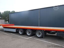 Reistreyler 3 axle semi low loader