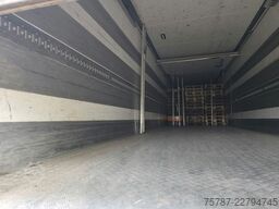 SCHMITZ CARGOBULL Tiefkühler City mit Rolltor, Thermo King SLX 100