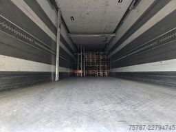 SCHMITZ CARGOBULL Tiefkühler City mit Rolltor, Thermo King SLX 100