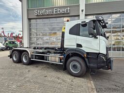 IVECO X-Way AT300X48Z/P HR OFF 6x4 Hiab Winterdienst