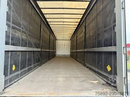 Schmitz Cargobull Mega / Edscha / Hubdach