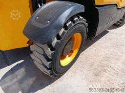 JCB 525.60