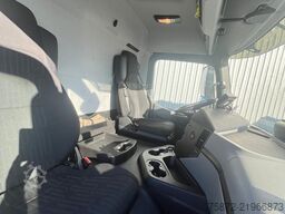 Mercedes-Benz ANTOS 1827 EURO 6 19T FURGON