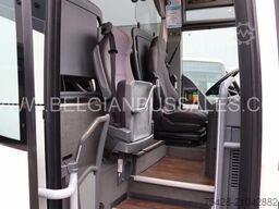 Mercedes Tourismo 17RHD / Full options / Lift