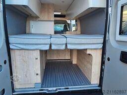 TOTAL-REGAL, Angelika Braun TOTAL-REGAL, Angelika Braun TOTAL-REGAL, Angelika Braun