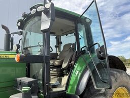John Deere 6195M