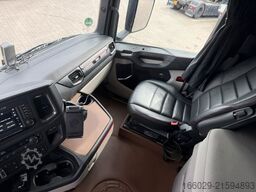 SCANIA S 580 V8 Twistlocks Schausteller