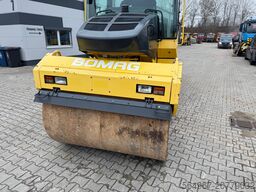 Bomag BW 174 AD Tandemwalze mit Streuer