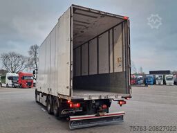 Volvo FH 13.540 Globetrotter 6x2 - Closed box with si...