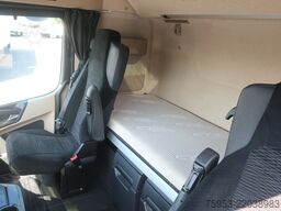Mercedes Benz 1851 LS Actros Gigaspace Retarder Standklima