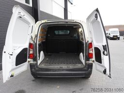 Peugeot Partner 1.2 110PK Benzine - Airco - Navi - Crui...