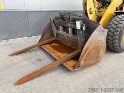 CAT 938 M (Under Preparation / Bucket + Forks)