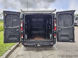 NISSAN NV 300 L2H1 2xZijdeur Navi!