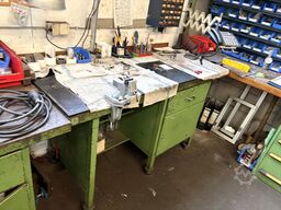 Workbench heavy-duty shelving