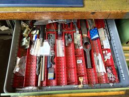 Workbench heavy-duty shelving