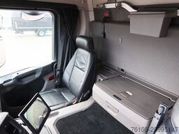 Scania P320 4x2 Bak + Dhollandia Klep 2000 KG + bed