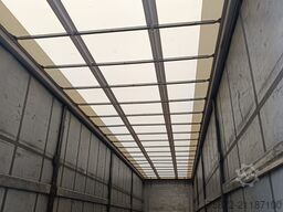 Kögel TAULINER SN 24 CON ELEVACION MULTIPUNTO