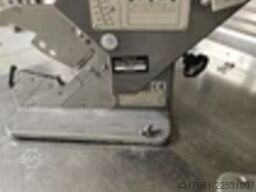 Poly-Clip Clipper