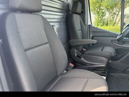 MERCEDES-BENZ Sprinter 319 4x4/SCHWINGSITZ/KAMERA/AHK3,50TO